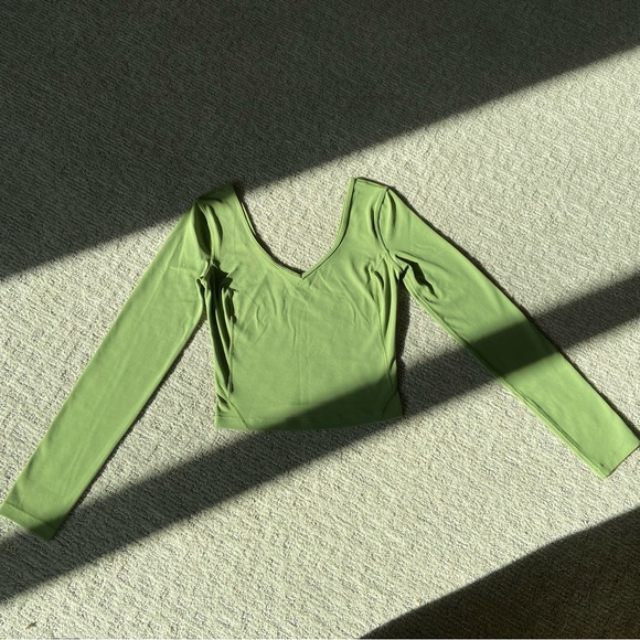 Lululemon Align Women Green Long Sleeve Soft V-Neck V-Back Cropped Crop - Picture 1 of 7